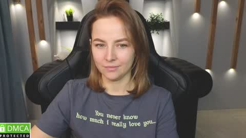 Snapshot of mira_mermayd chatting on 12.25.24 Mira online show from 12.25.24