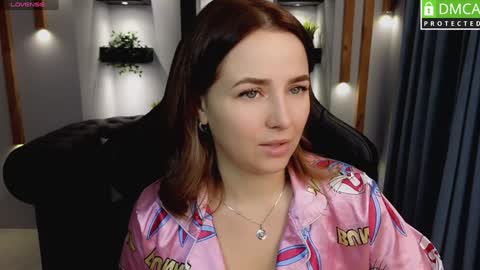 Snapshot of mira_mermayd chatting on 02.06.25 Mira online show from 02.06.25