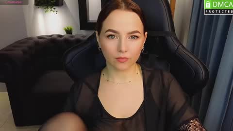 Snapshot of mira_mermayd chatting on 02.22.25 Mira online show from 02.22.25