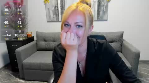 Snapshot of mira_whitme chatting on 06.18.26 Mira online show from 06.18.26