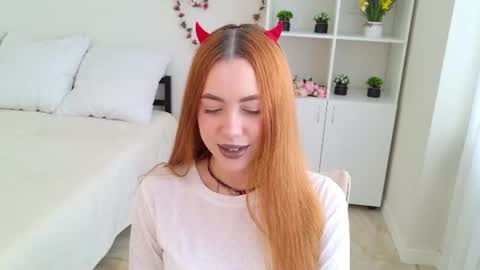 Snapshot of mirabella__flower chatting on 07.19.26 mirabella__flower online show from 07.19.26