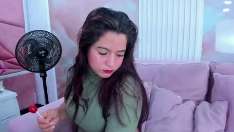 Snapshot of mirabella_miller chatting on 05.29.26 mirabella_miller online show from 05.29.26