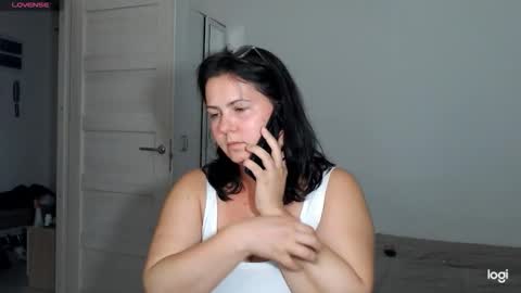 Snapshot of miradiaz chatting on 09.12.25 Meera online show from 09.12.25