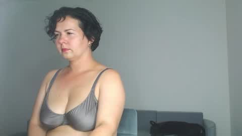 Snapshot of miradiaz chatting on 07.21.26 Meera online show from 07.21.26