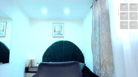 Snapshot of miranda_doll_ chatting on 12.18.25 online show from 12.18.25