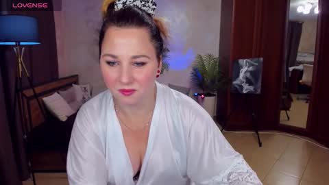 MirandaDyson online show from 09.17.25