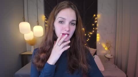 Snapshot of mirandaglow chatting on 01.05.25 Miranda online show from 01.05.25