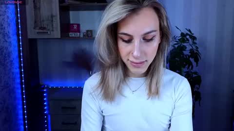 Snapshot of miraraid chatting on 02.28.25 miraraid online show from 02.28.25