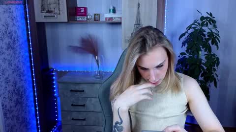 Snapshot of miraraid chatting on 03.06.25 miraraid online show from 03.06.25