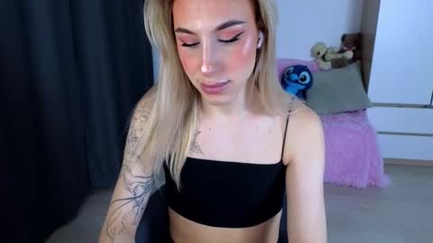 Snapshot of miraraid chatting on 01.12.26 miraraid online show from 01.12.26