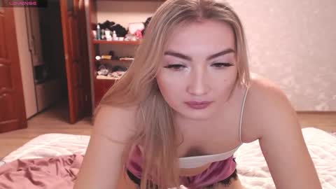 Snapshot of miraroy chatting on 02.06.26 Mira online show from 02.06.26