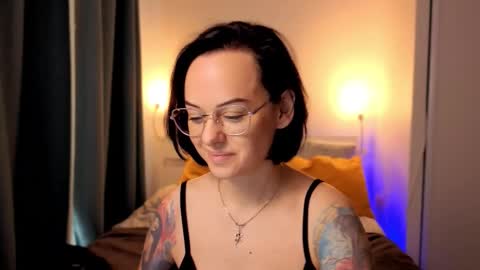 MiraSkyy online show from 10.07.25