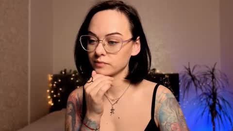 MiraSkyy online show from 12.03.25