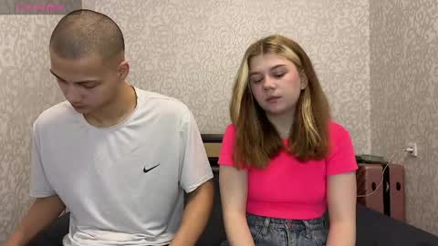 Snapshot of mirelcouple chatting on 05.19.26 mirelcouple online show from 05.19.26