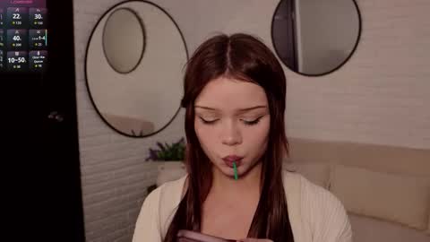 Snapshot of miroslavaluewe chatting on 11.25.25 Miroslava online show from 11.25.25