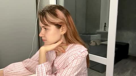 Molly online show from 09.12.25