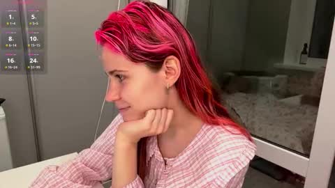 Molly online show from 10.10.25