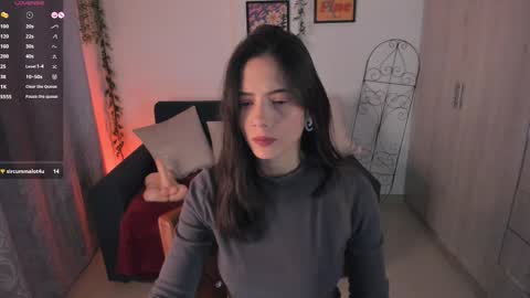 Snapshot of mishelkrave_ chatting on 10.09.25 KRAVE  online show from 10.09.25