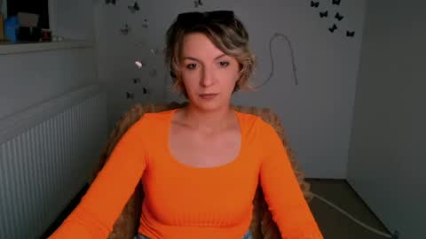 Snapshot of mishelle_blondie chatting on 06.17.26 Mishelle online show from 06.17.26