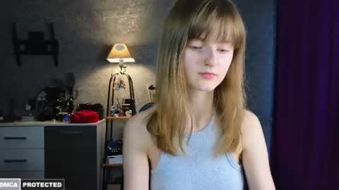 Snapshot of miss___alisa chatting on 06.21.26 Alisa NONNUDE online show from 06.21.26