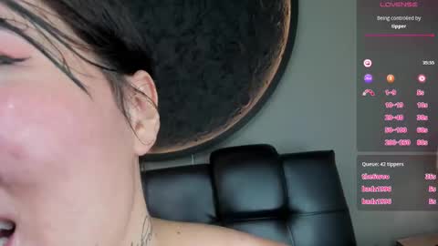 Charlotte online show from 02.12.25