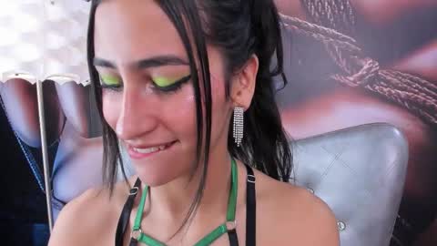 Snapshot of miss___taylor chatting on 12.04.25 Taylor online show from 12.04.25