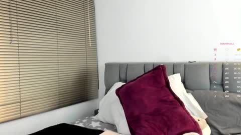 miss__jones_ online show from 11.30.25