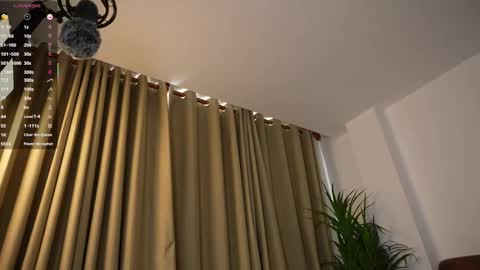 Snapshot of miss_airi chatting on 12.16.25 miss airi online show from 12.16.25