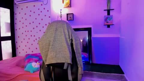 Akemi 3 online show from 09.11.25