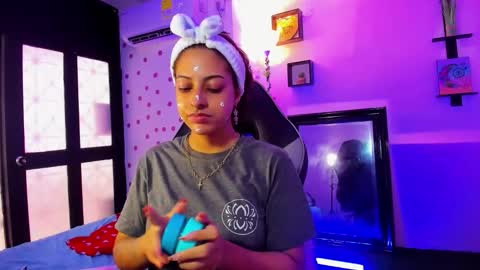 Akemi 3 online show from 10.12.25