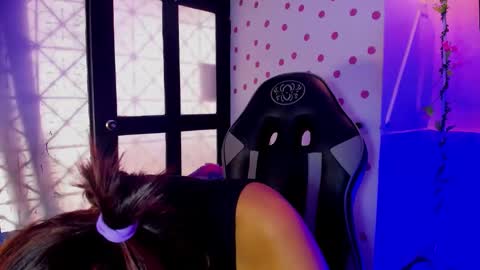 Akemi 3 online show from 11.05.25