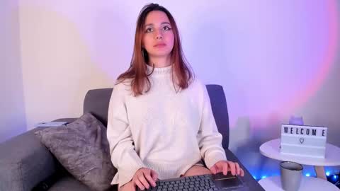 Alexa Sarmiento online show from 02.12.25