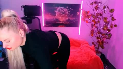 Snapshot of miss_alice_silver chatting on 10.19.25 miss_alice_silver online show from 10.19.25