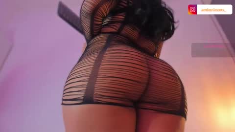 Snapshot of miss_ambrer chatting on 11.13.25 Amber online show from 11.13.25