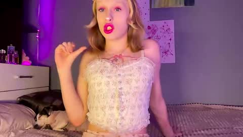 Anya online show from 04.12.26