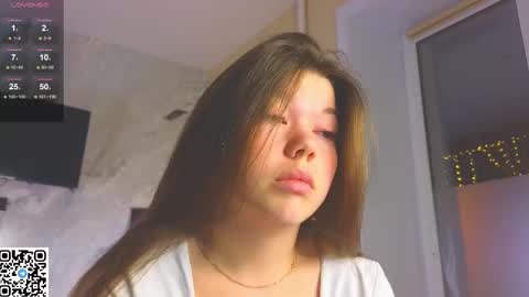 Snapshot of miss_bubbles chatting on 11.17.25 Sandy online show from 11.17.25