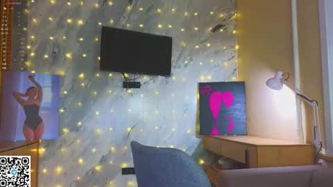 Sandy online show from 12.21.25