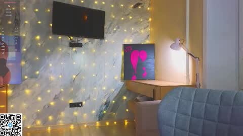 Sandy online show from 12.21.25