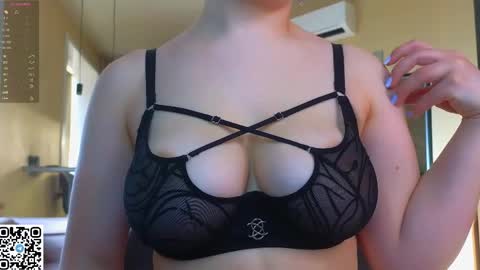 Sandy online show from 04.17.26