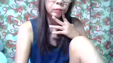 Snapshot of miss_capricorn chatting on 12.18.25 miss_capricorn online show from 12.18.25