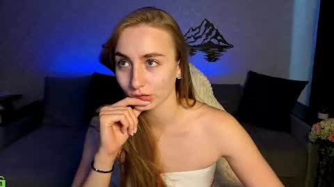Snapshot of miss_emily19 chatting on 06.20.26 Emily online show from 06.20.26
