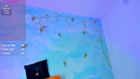 miss_evans_ online show from 09.23.25