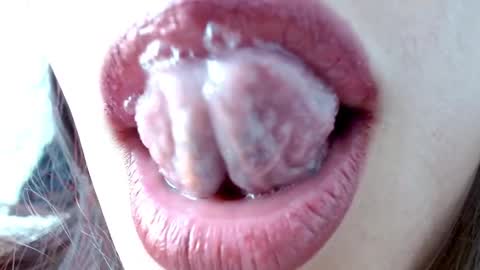 Miss Evoleth online show from 03.05.25