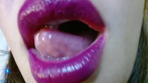 Miss Evoleth online show from 11.29.25