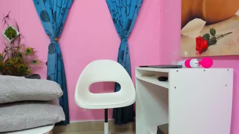 Monica Patricia online show from 12.18.24