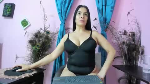 Monica Patricia online show from 10.19.25
