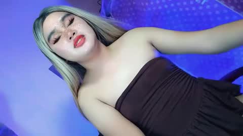 Snapshot of miss_horny139736 chatting on 05.19.26 miss_horny139736 online show from 05.19.26