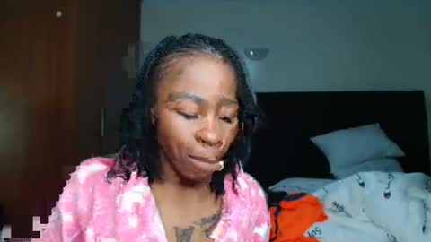 Miss Kiarrafit online show from 03.12.25