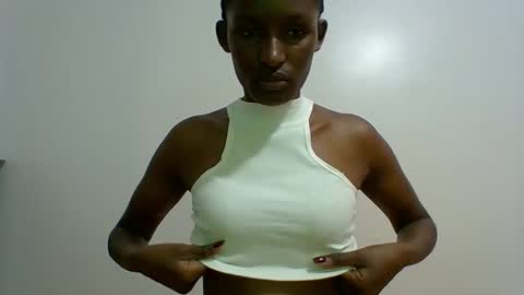Snapshot of miss_kiki7 chatting on 10.14.25 kiki online show from 10.14.25
