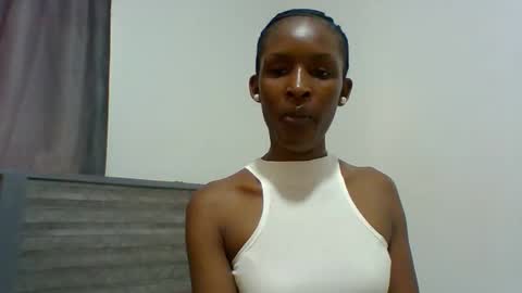 Snapshot of miss_kiki7 chatting on 10.19.25 kiki online show from 10.19.25